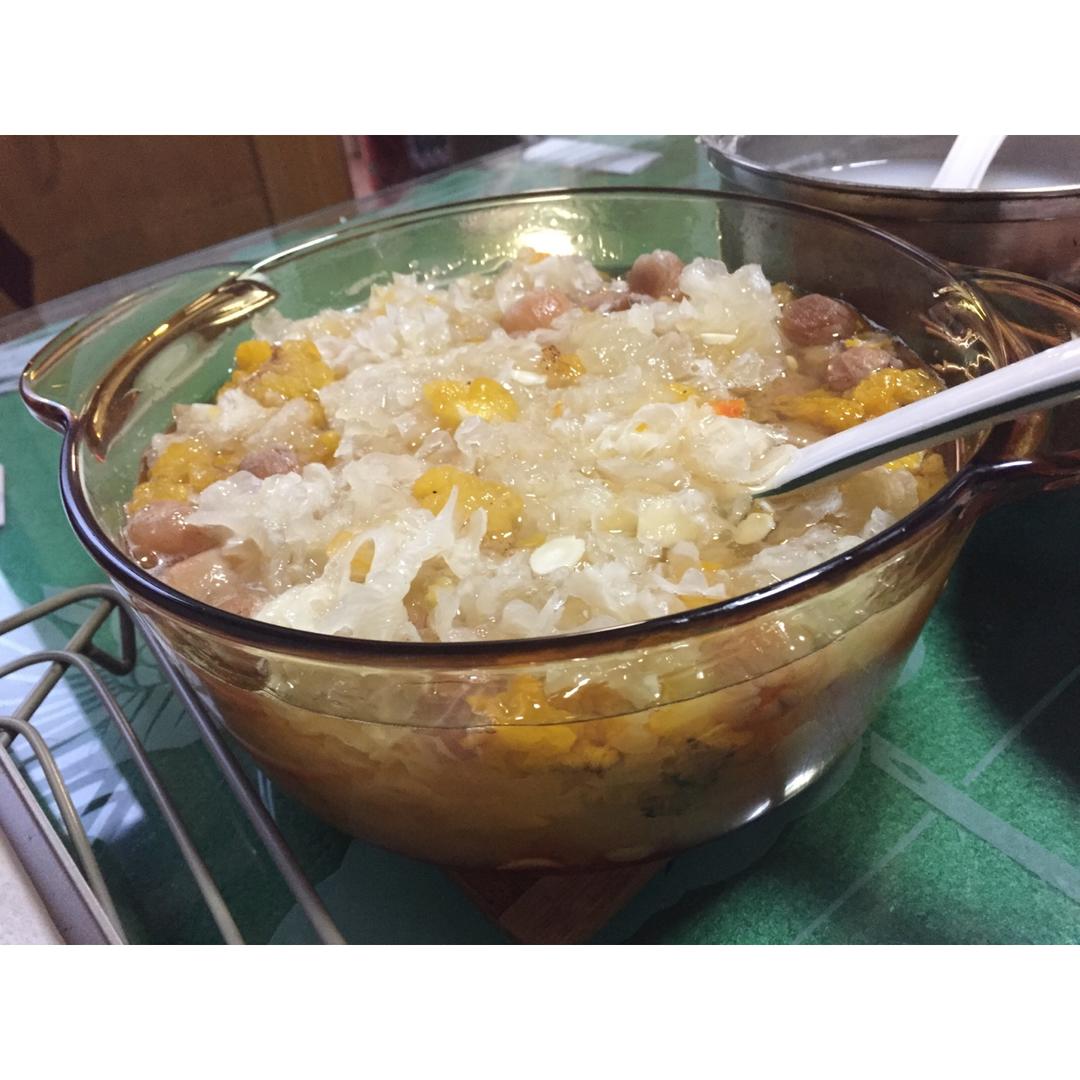 金银耳杏仁桂圆羹