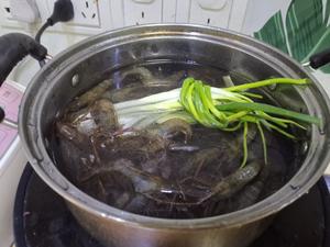 盐水河虾，原汁原味鲜甜无比的做法 步骤1