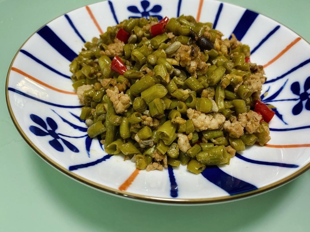 酸豆角炒肉沫