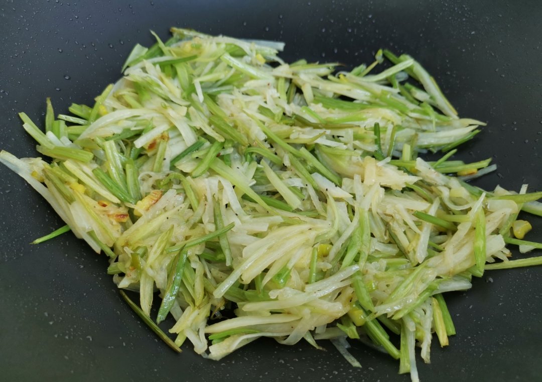 土豆丝炒芹菜
