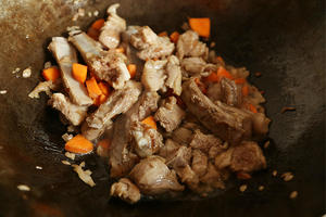 山姆厨房——生炒羊排糯米饭的做法 步骤7