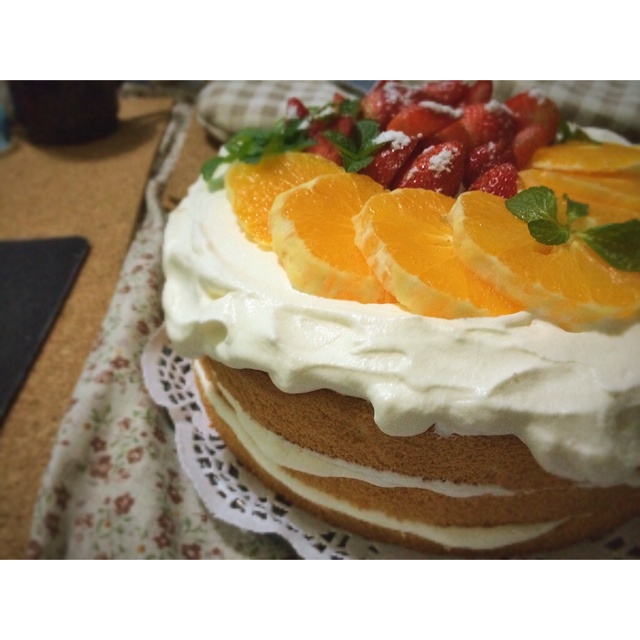 时下流行的鲜奶油戚风裸蛋糕