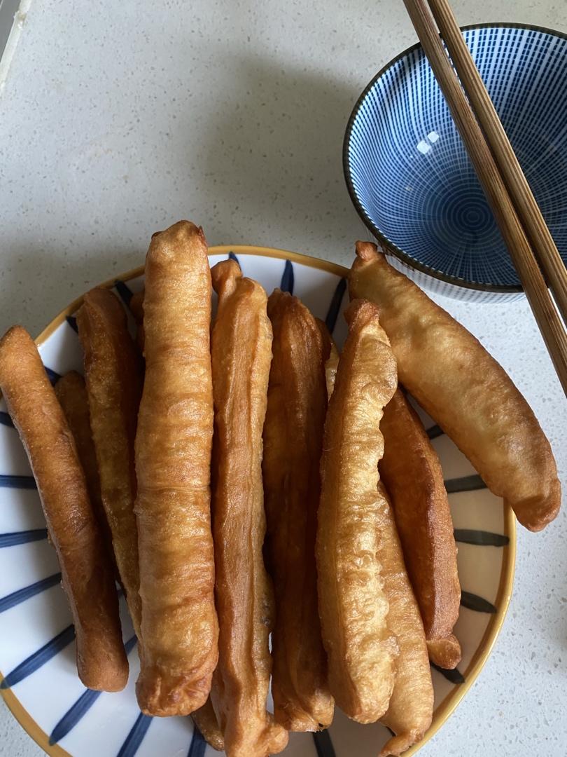 健康美味的家庭自制炸油条-只用酵母一次发酵