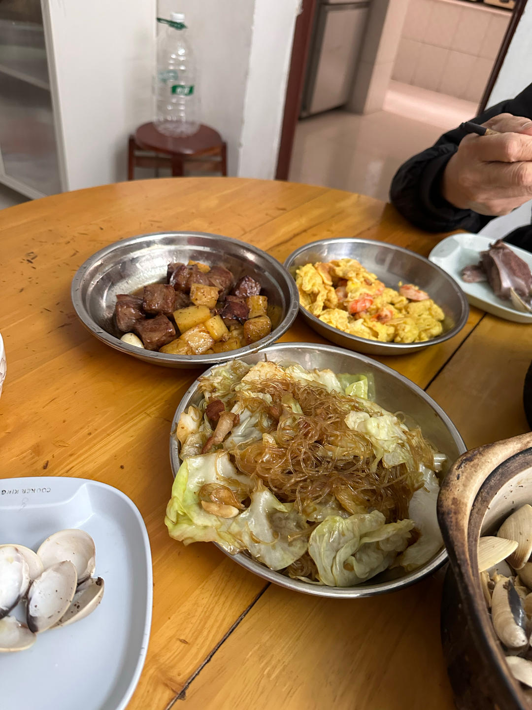 最近爱吃粉丝粉条～包菜炒粉丝