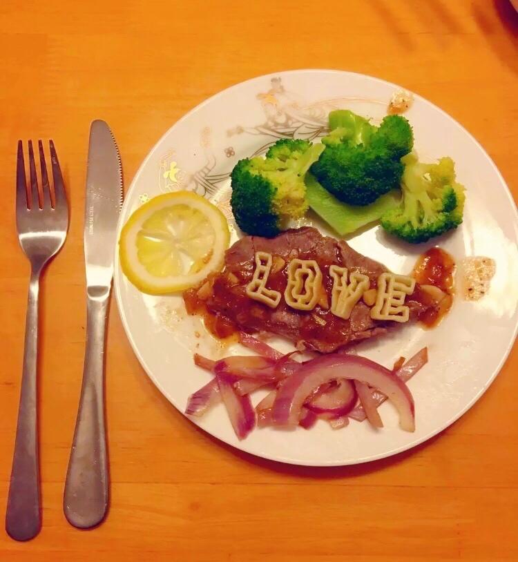 爱心牌黑椒西冷牛排