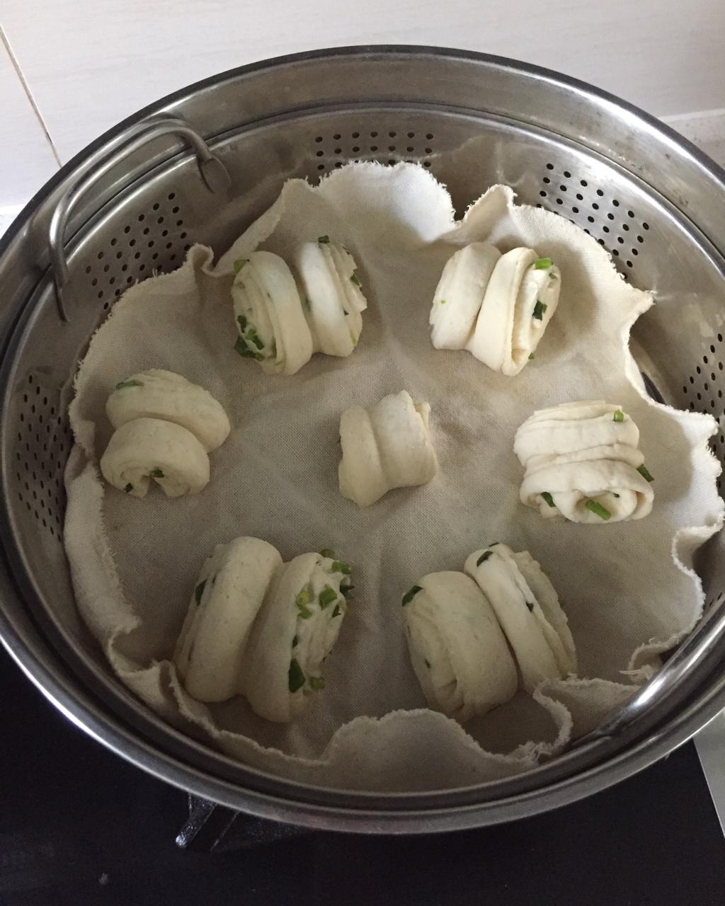 传统的葱油花卷