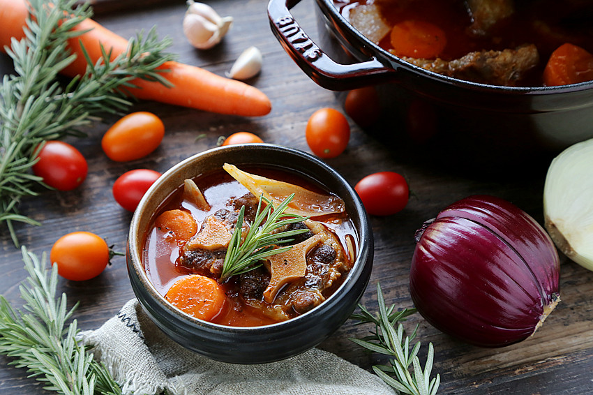 番茄牛尾汤--Staub珐琅铸铁锅的做法
