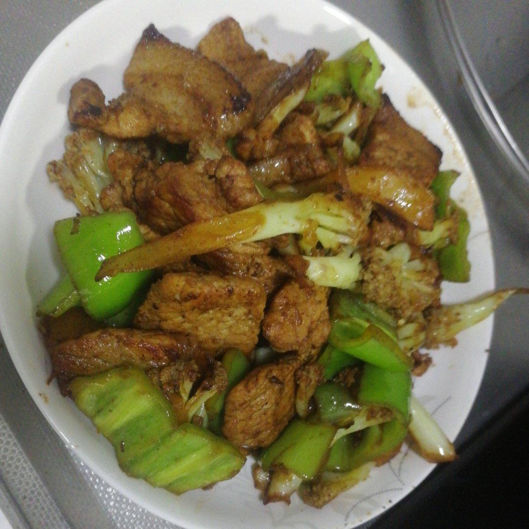 每次下馆子必点的脆脆的干锅花菜🙋