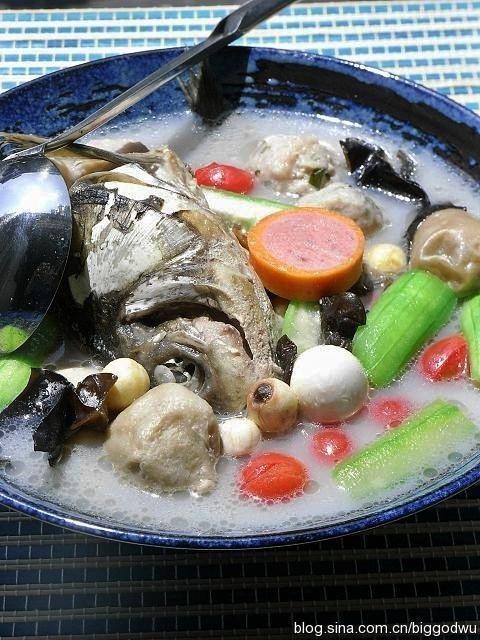 鱼头杂菜汤的做法