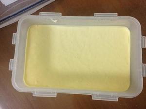 适合小朋友的冰淇淋（介意生鸡蛋的进）消耗淡奶油的好办法的做法 步骤5