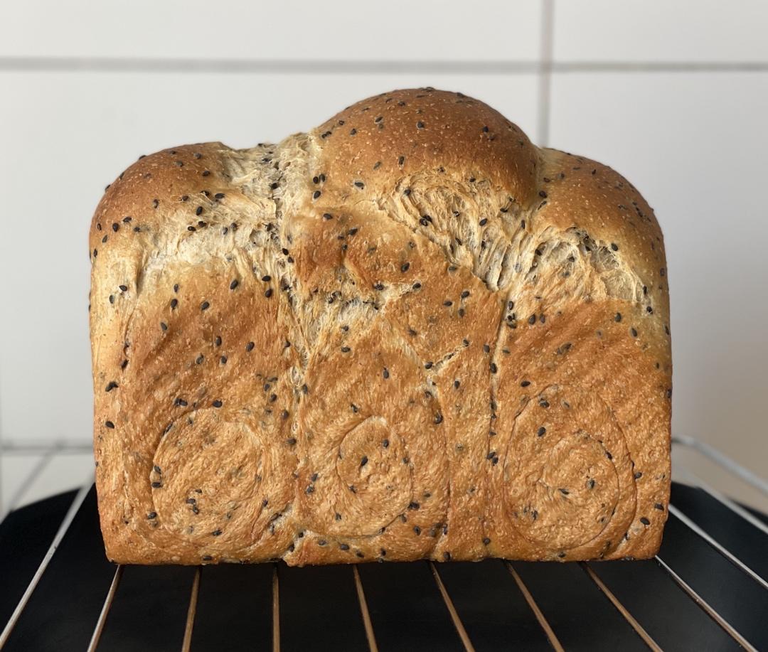 双种芝麻全麦吐司 100%全麦 烫种+波兰种