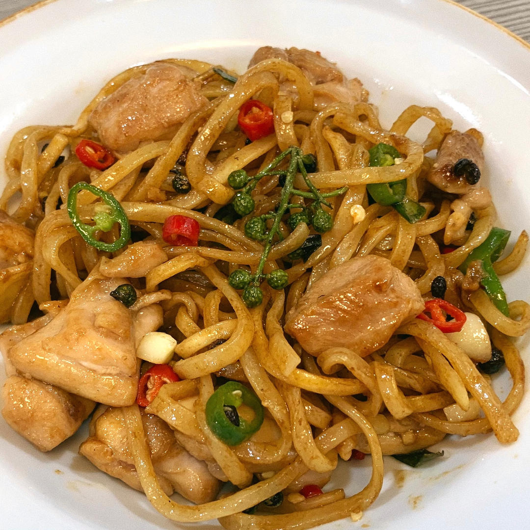 麻辣过瘾双椒鸡捞面