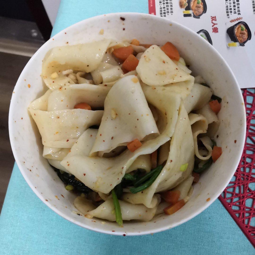 陕西正宗油泼面，简单快手，好吃到灵魂出窍