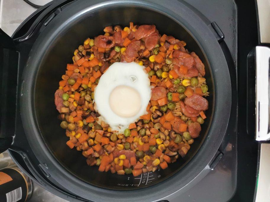 懒人必备～电饭煲腊肠焖饭