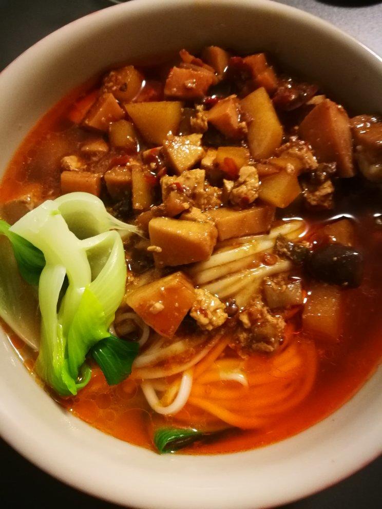 殪弑做的上海辣酱面