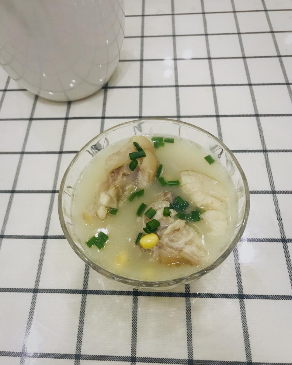 黄豆猪脚汤