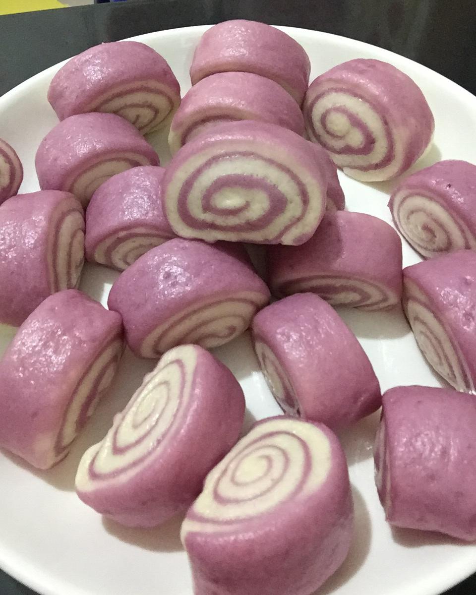 燕子yu1021做的南瓜双色馒头