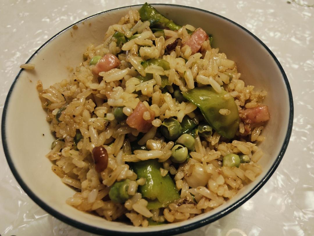 豌豆腊肠焖饭