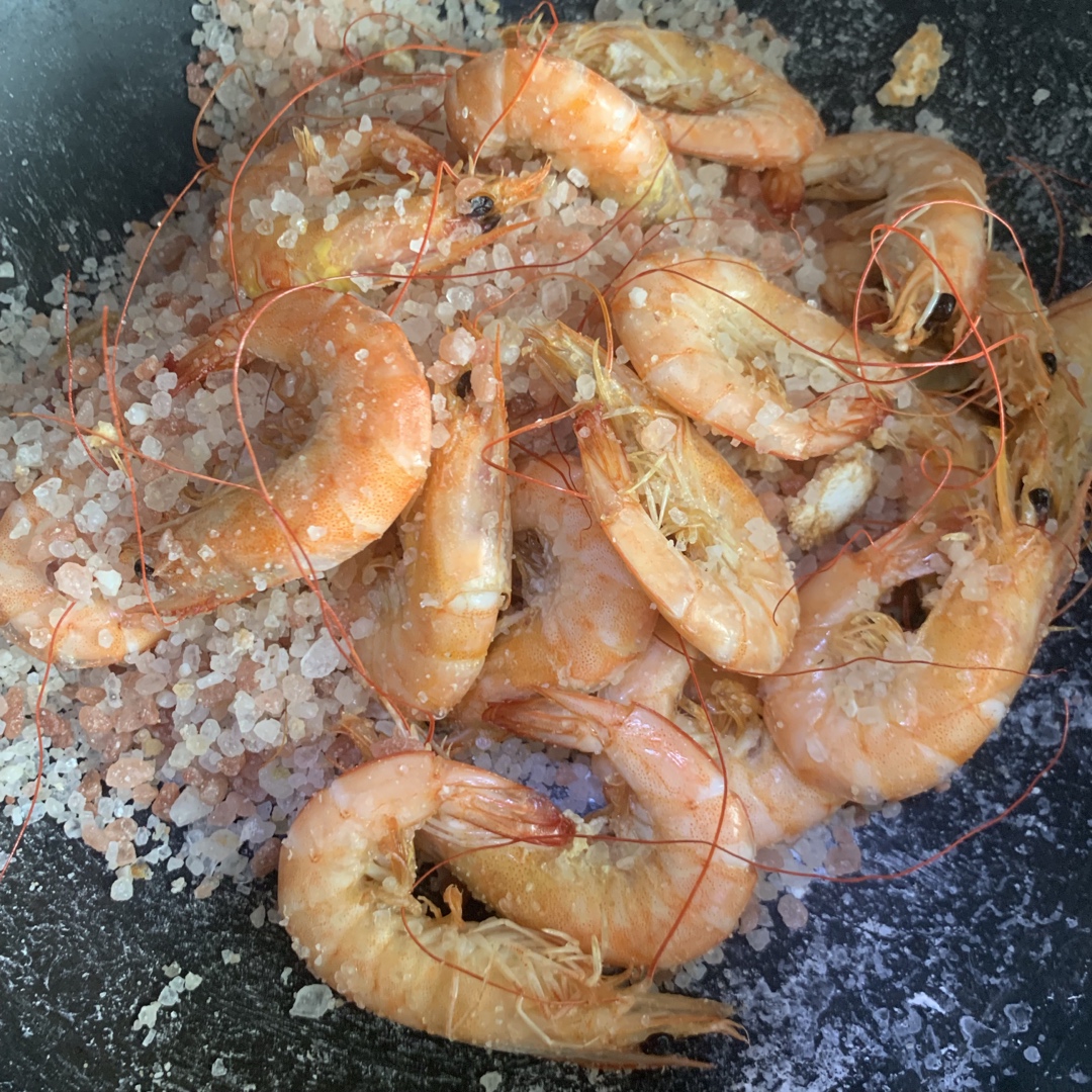 沙姜粗盐焗九节虾