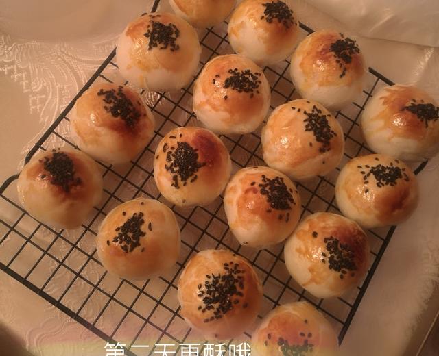 蛋黄酥(酥掉渣)的做法