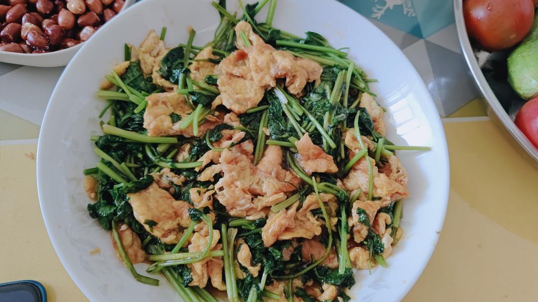 香菜炒鸡蛋