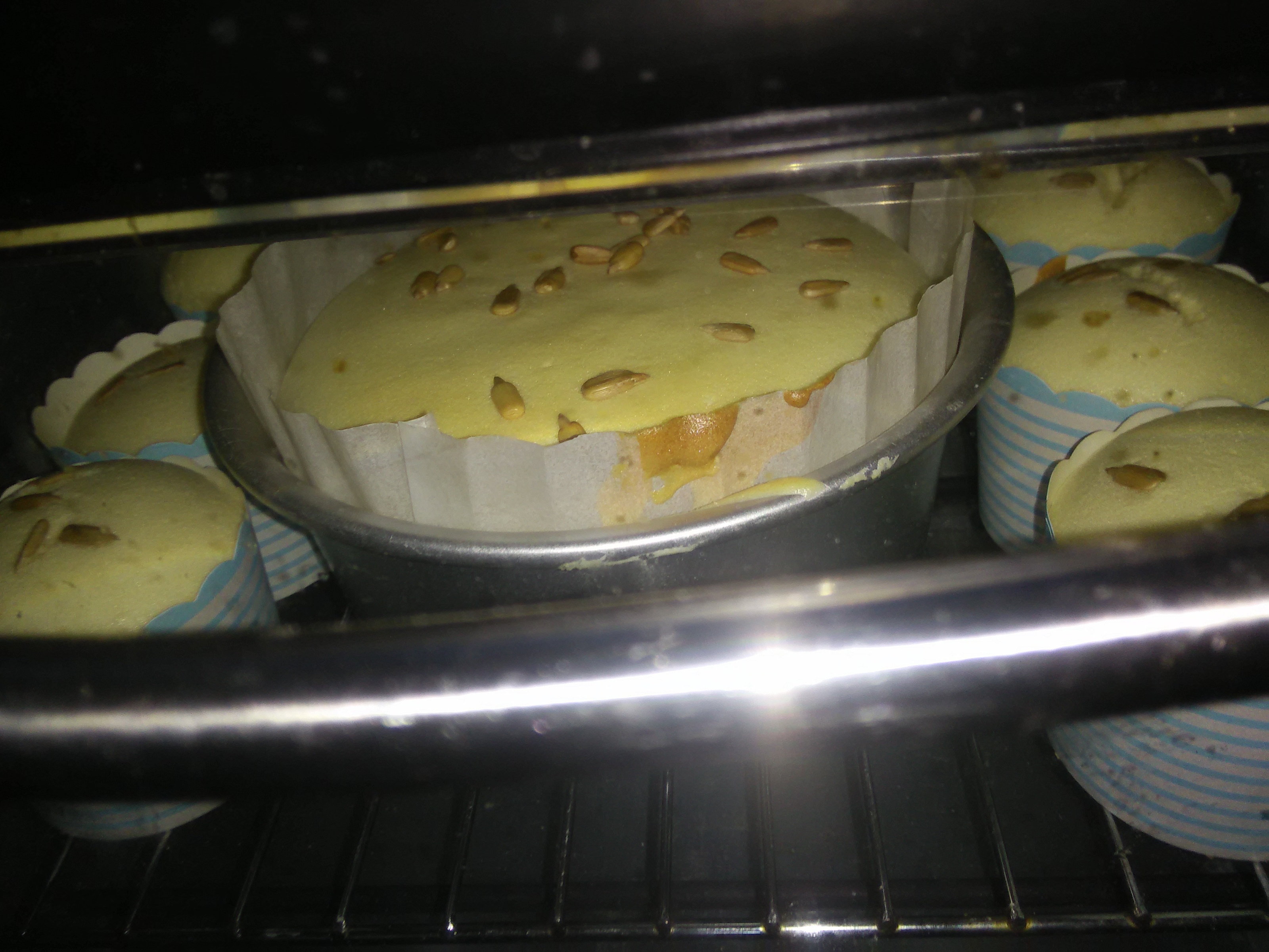 软绵绵戚风纸杯蛋糕