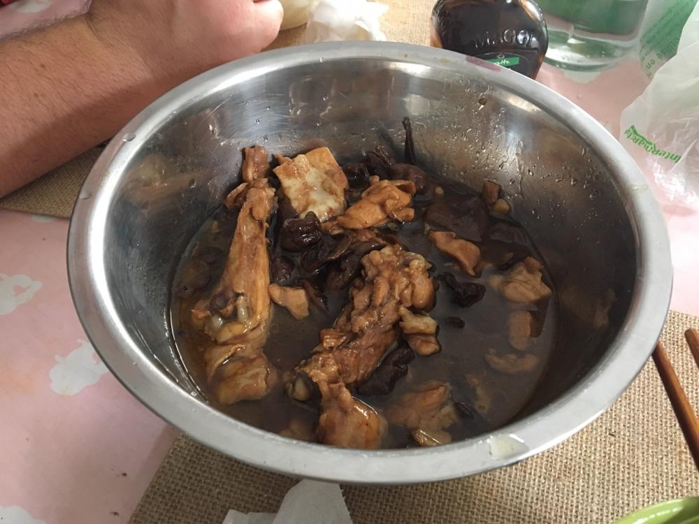 东北小鸡儿炖蘑菇