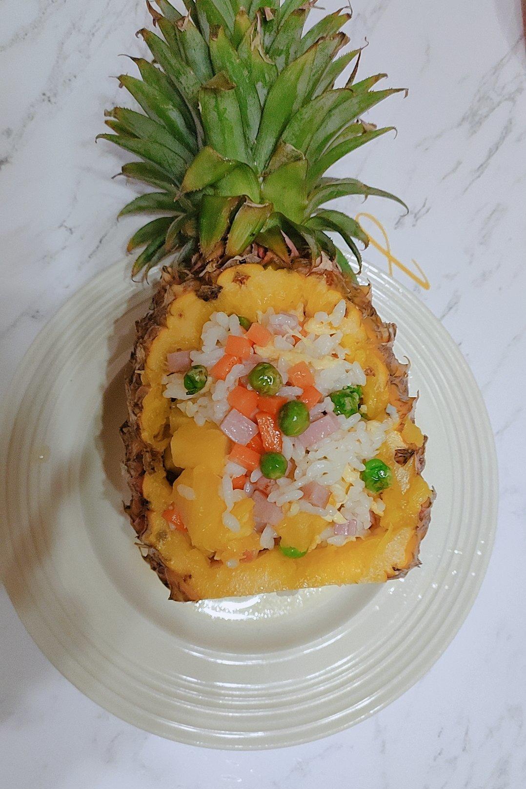 五彩菠萝饭