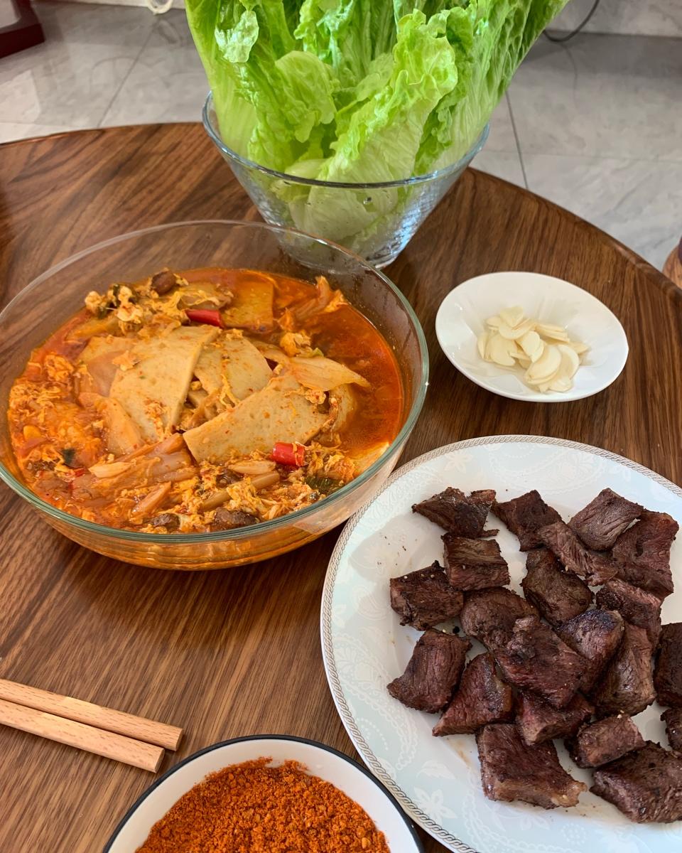 泡菜鱼饼年糕汤