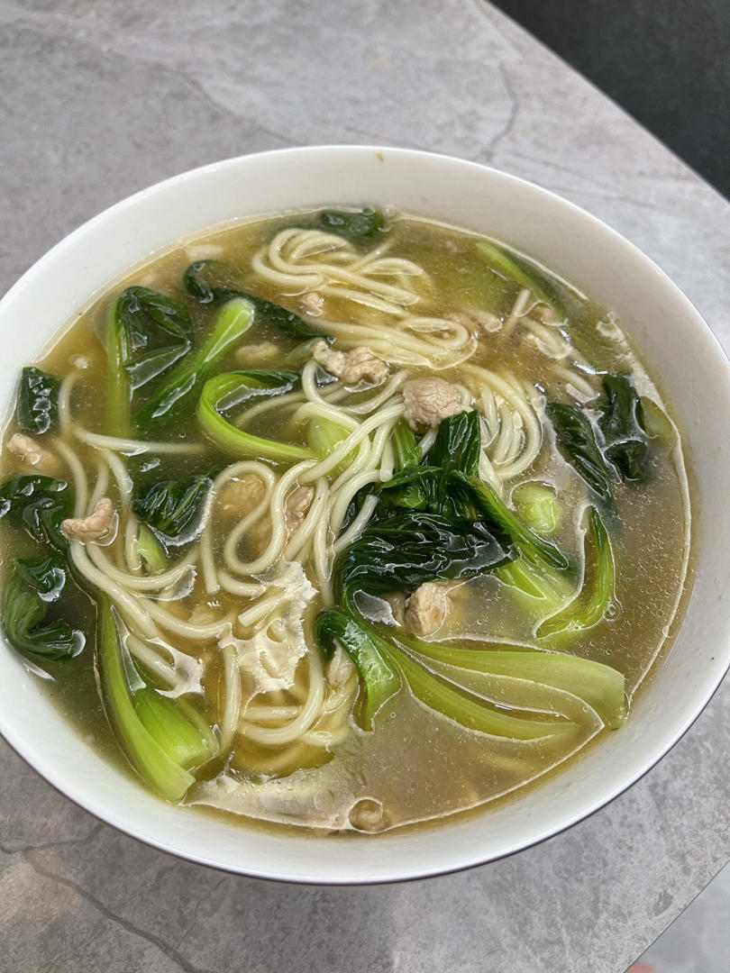 10分钟搞定青菜肉丝面