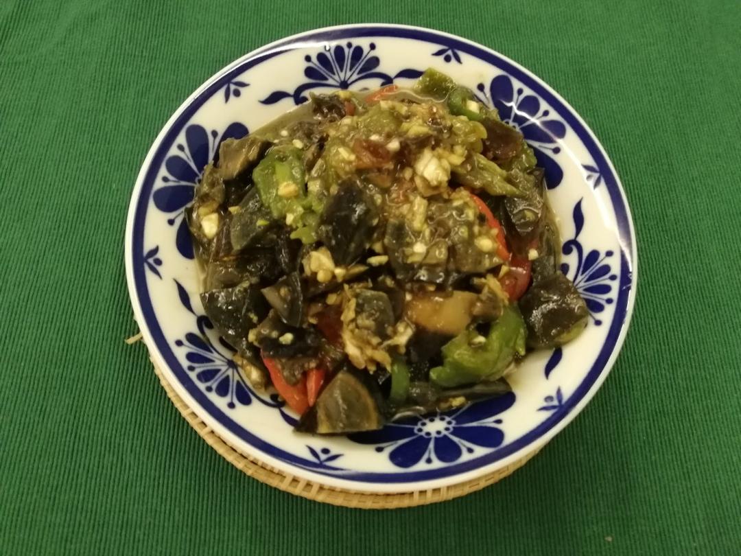 芝芝佑佑做的擂椒茄子皮蛋烧椒皮蛋皮蛋捣辣椒