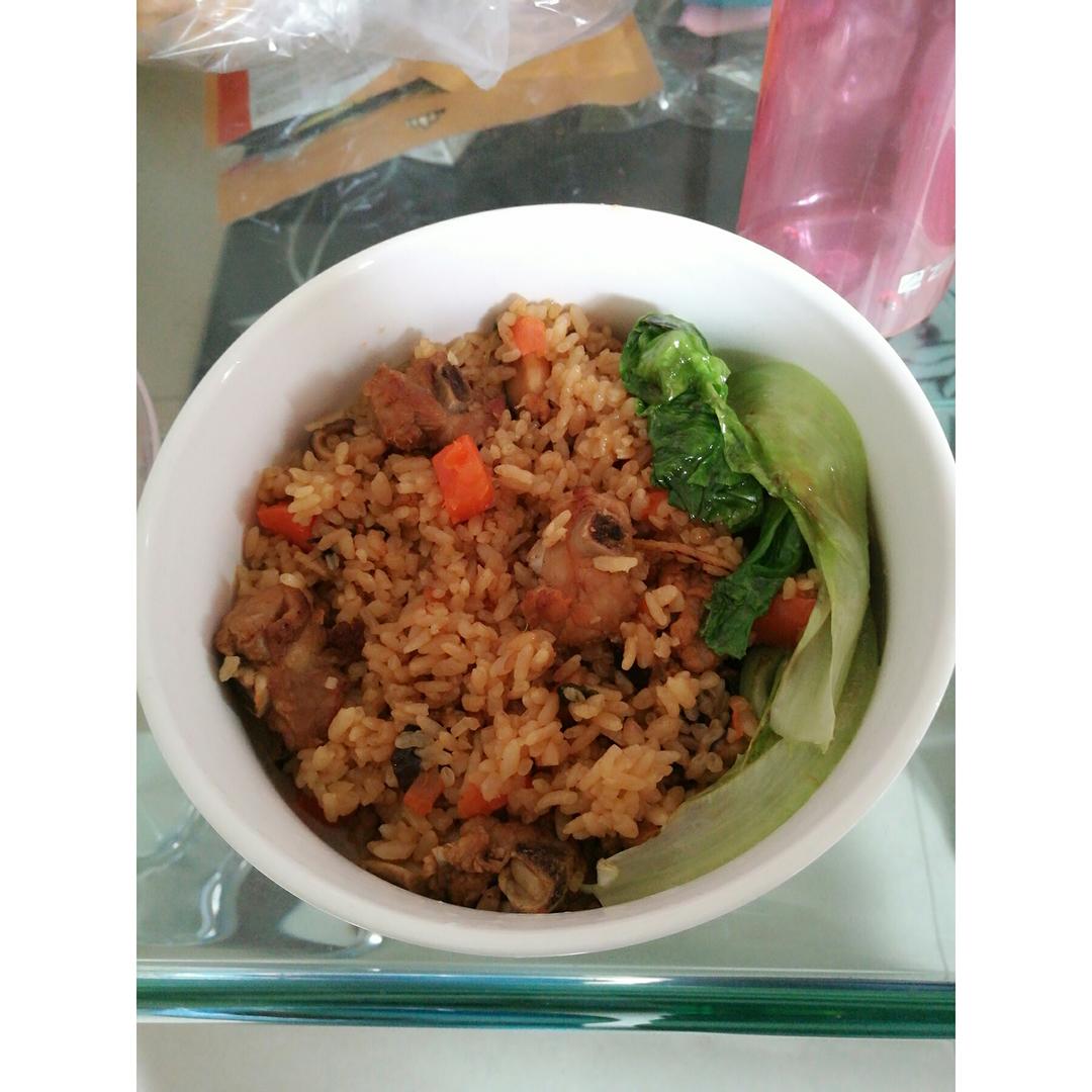 喷香排骨焖饭（爆好吃）
