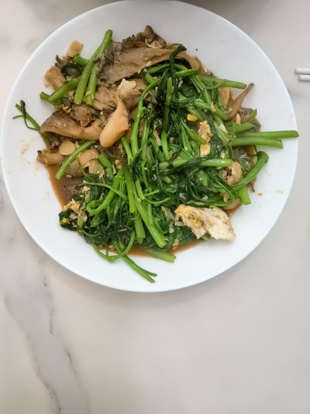 空心菜炒鲜蘑