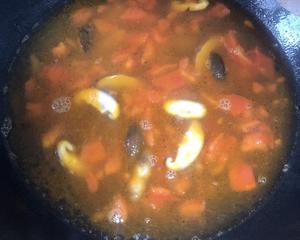 番茄鸡蛋蘑菇汤的做法 步骤5