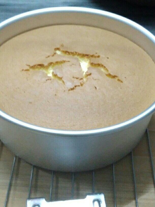 烤箱做蛋糕（戚风蛋糕的做法）