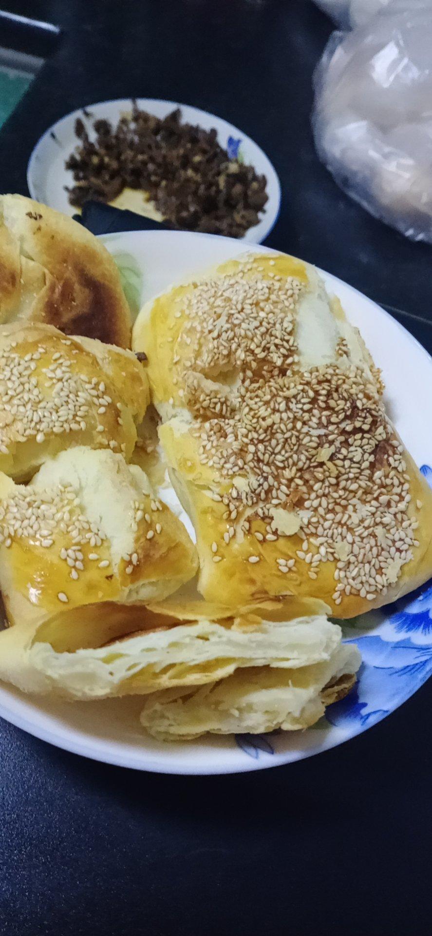 酥的掉渣的芝麻小酥烧饼