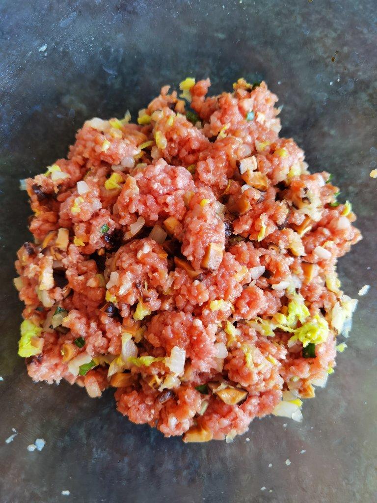 青菜香菇肉水饺