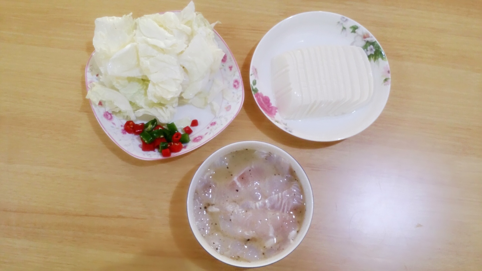 「时间煮鱼」(｡◕ˇ∀ˇ◕）用时间煮出“嗞啦嗞啦”的香辣豆腐鱼片的做法 步骤2