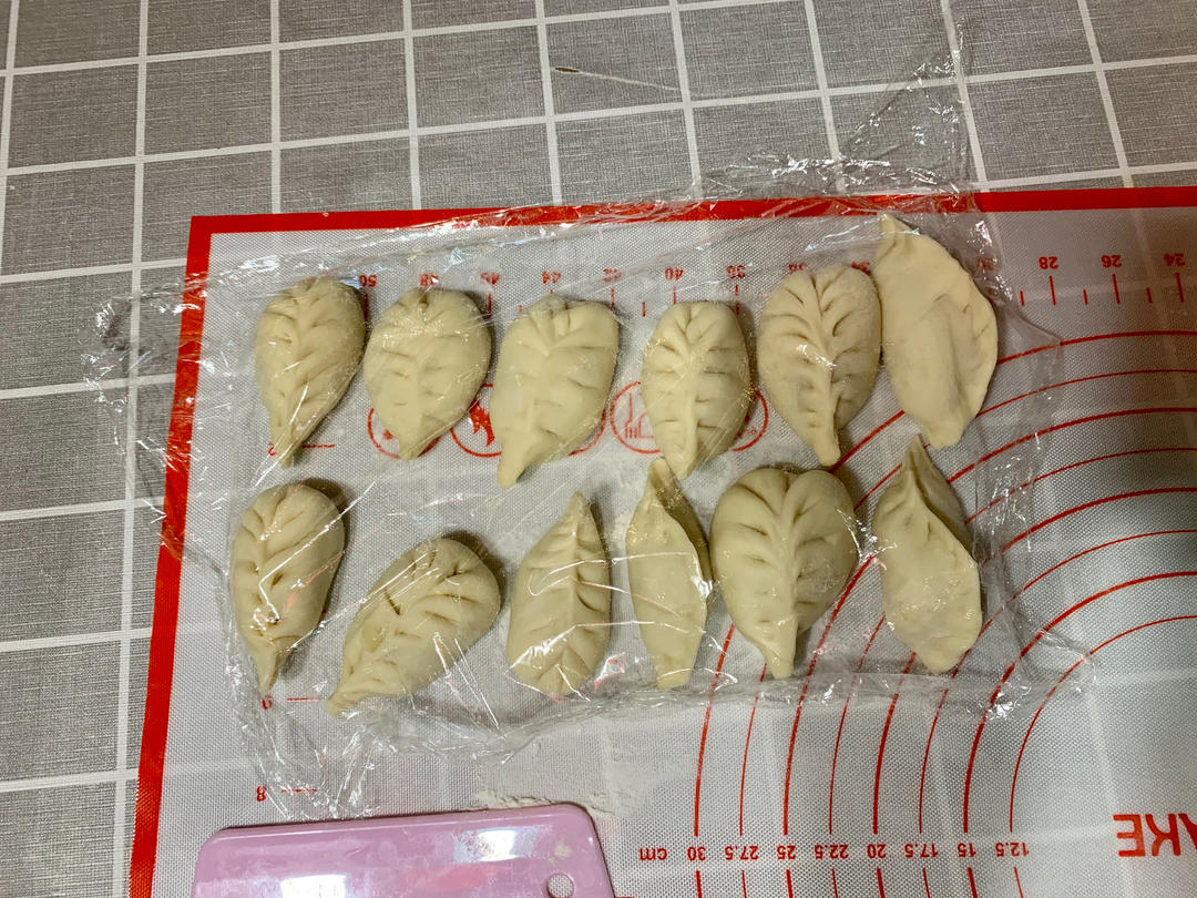 饺子皮（薄而筋道不用一个个擀）
