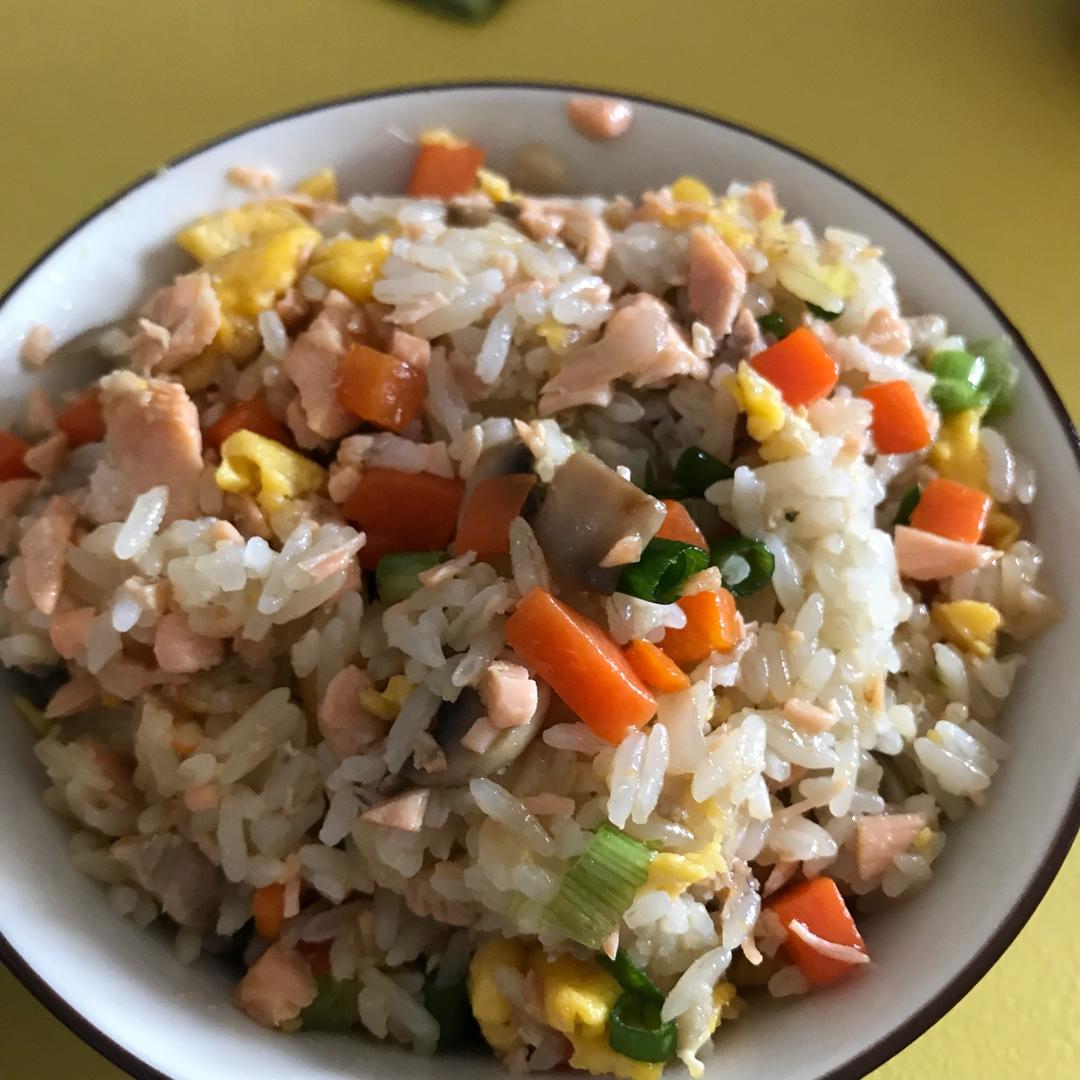三文鱼蛋炒饭