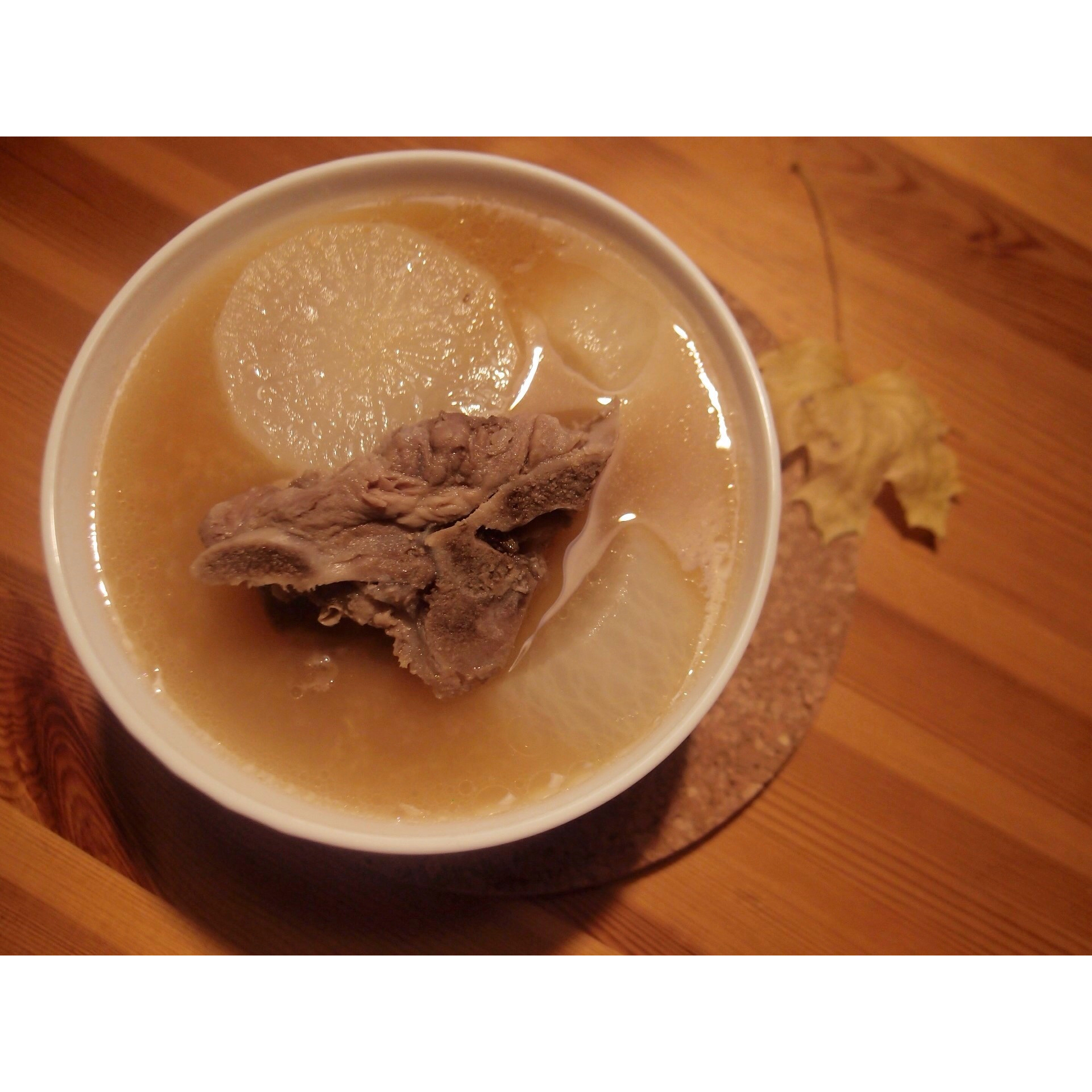 kolya做的日式赤味增猪骨白萝卜汤