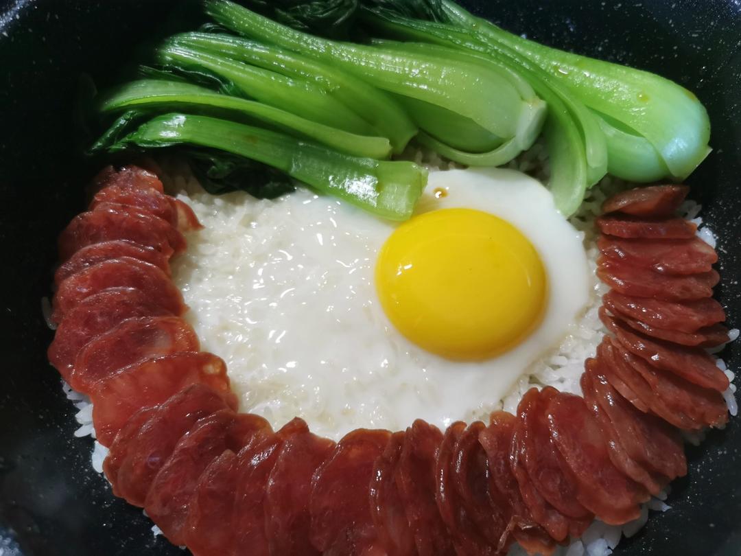 香肠煲仔饭
