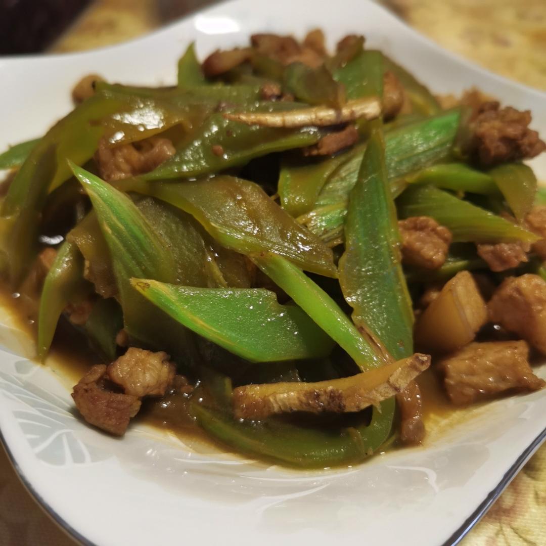 简单又好吃的莴笋炒肉