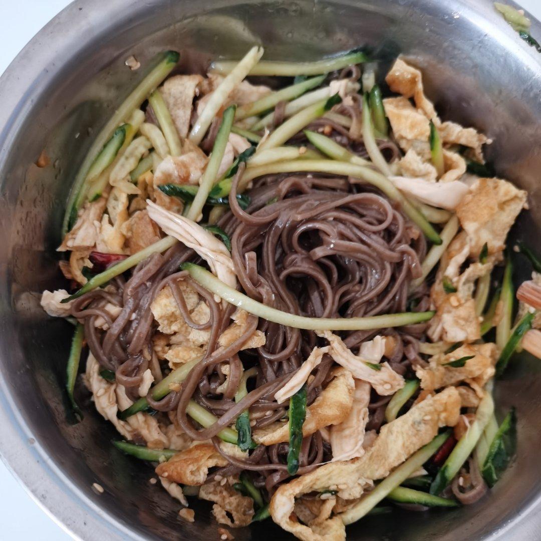 快手减脂餐❗️爆好吃的凉拌鸡丝荞麦面