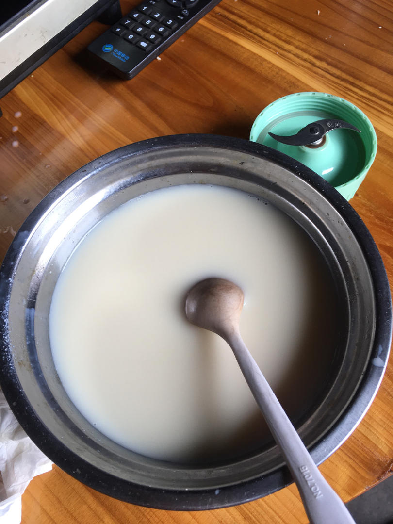 榨汁机版豆浆（很醇香的那种）