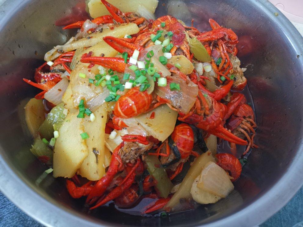 干净简单超香版十三香小龙虾（教你这么挑小龙虾，怎么彻底清洗）