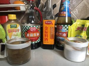 扣肉酸菜丸子海带砂锅的做法 步骤12