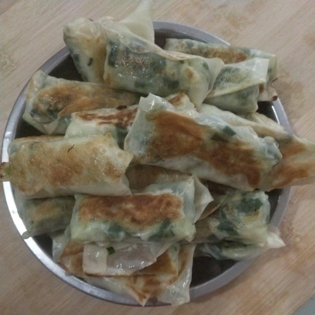鸡蛋韭菜粉丝春卷