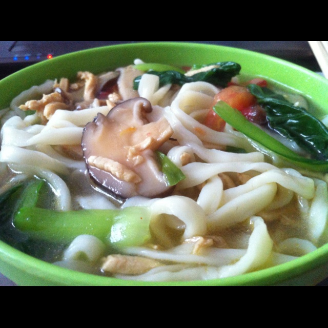 小黄油___做的香菇鸡丝面