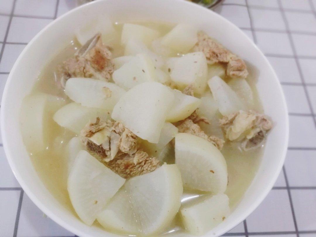 白萝卜排骨汤